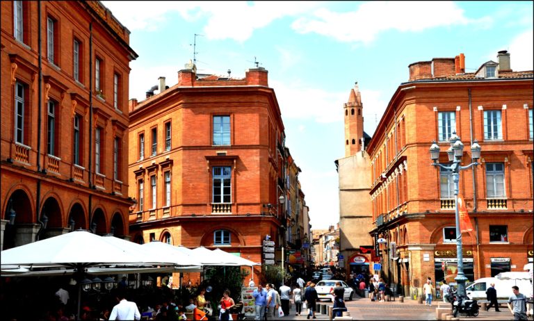 La ville rose : une destination originale pour passer une lune de miel