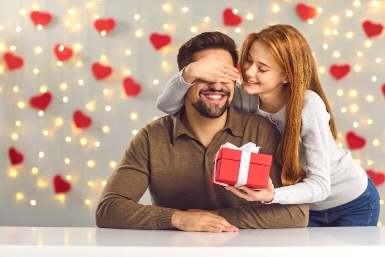 Top 4 des meilleurs cadeaux de Noël personnalisés à offrir à un couple